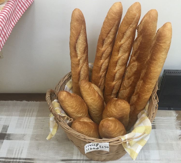 石垣島のトミーのパンのバゲット