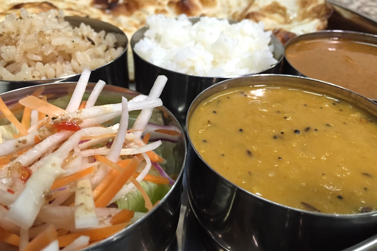 石垣島のカレー屋インダスのバターチキンカレー