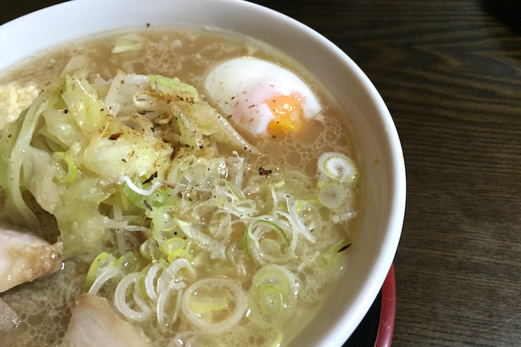 石垣島のラーメン屋「げんき食堂」のラーメン2