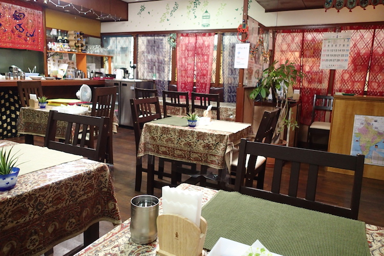 石垣島のカレー屋インダスの店内
