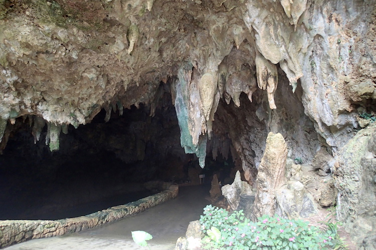 石垣島の伊原間サビチ洞の天井
