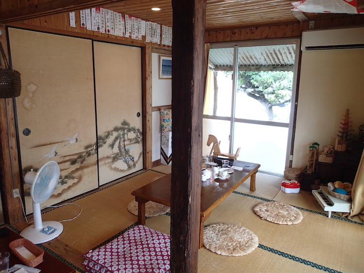 石垣島のパピルのカフェスペース