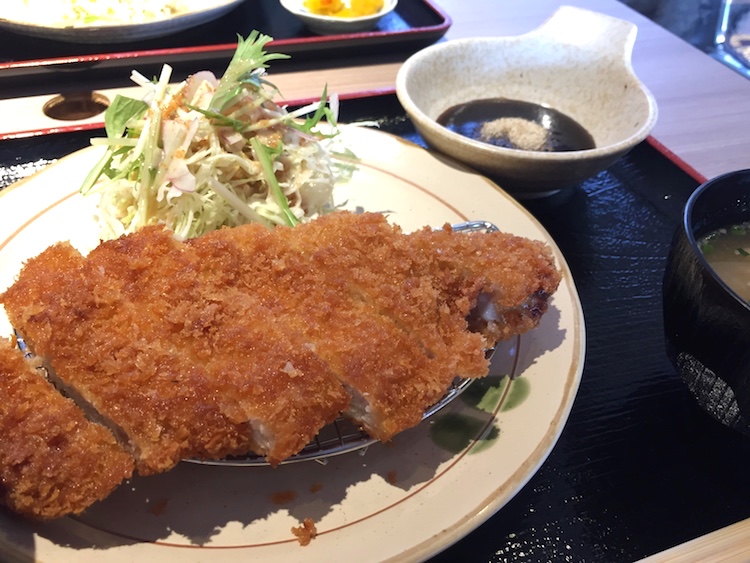 我那覇豚肉店のとんかつランチ