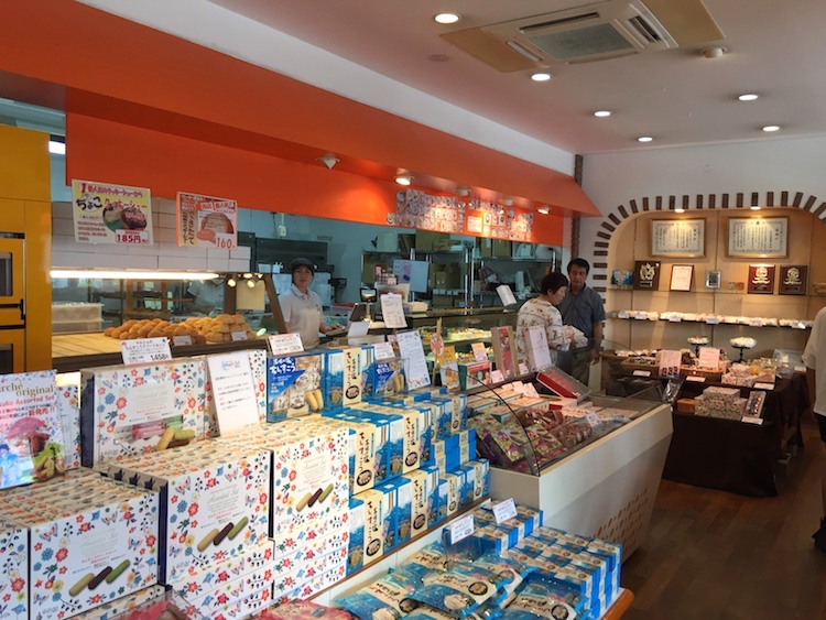 お菓子のマルシェの店内