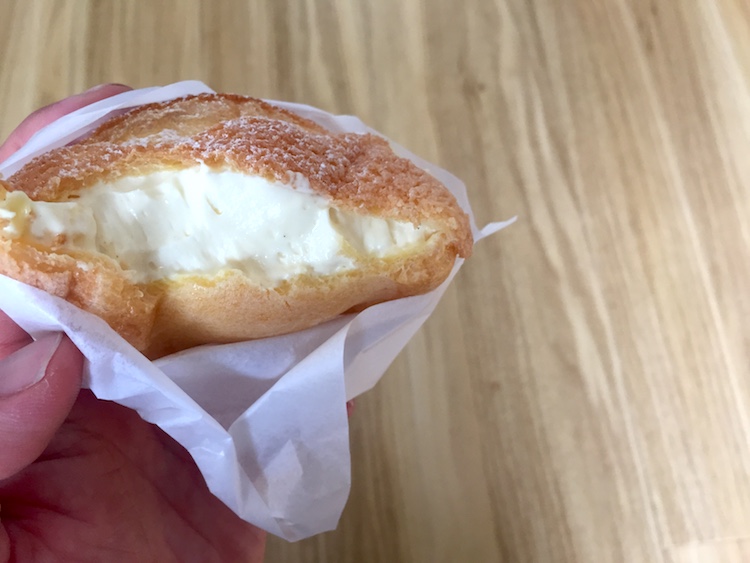 お菓子のマルシェのクッキーシュー中身