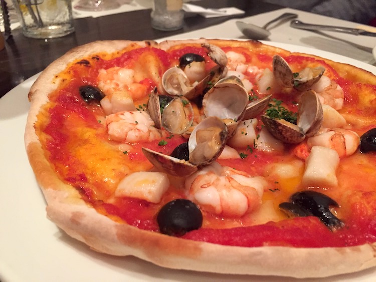 島イタリアンいゆのピザ