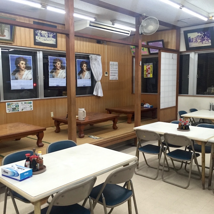あさひ食堂の店内