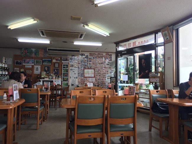 珈琲亭(丸俊商会)の店内