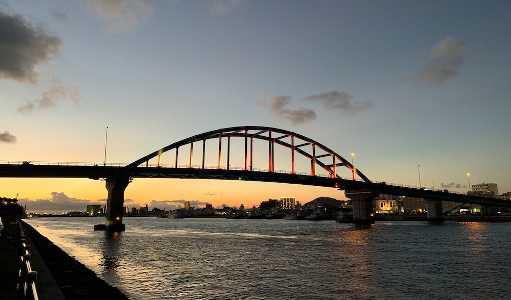 石垣島サザンゲートブリッジの夕陽